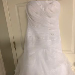 Brand New Never Worn Wedding Dress